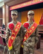 营中吃苦锻炼、互帮互帮